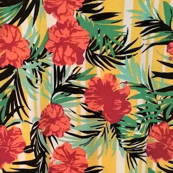 SOLD: XS Lularoe Classic T - NWT - Picture 3 of 3